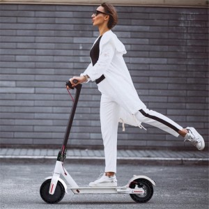 Folding Electric Scooter For 8.5inch Wide Wheel Bicycle Scooter 7.8Ah 250W With App